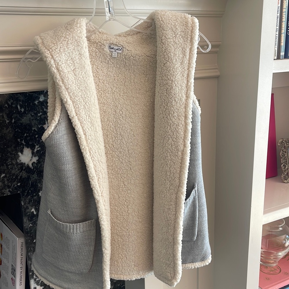 Splendid size 10 grey sweater vest with hood